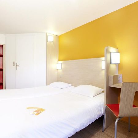 Premiere Classe Valenciennes Ouest Petite Foret Dış mekan fotoğraf