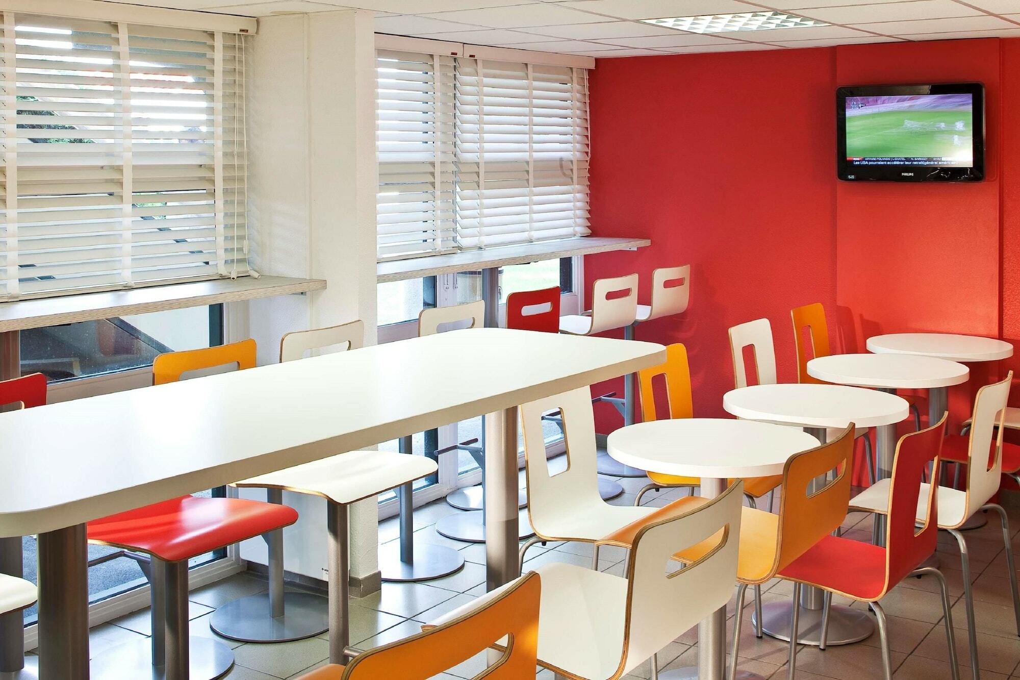 Premiere Classe Valenciennes Ouest Petite Foret Dış mekan fotoğraf